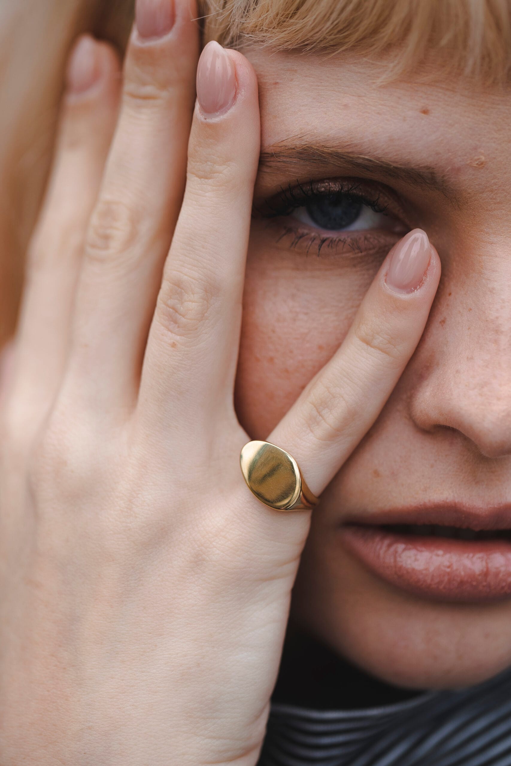 1750624674 טבעת20מירו20גוף20זהב.jpg