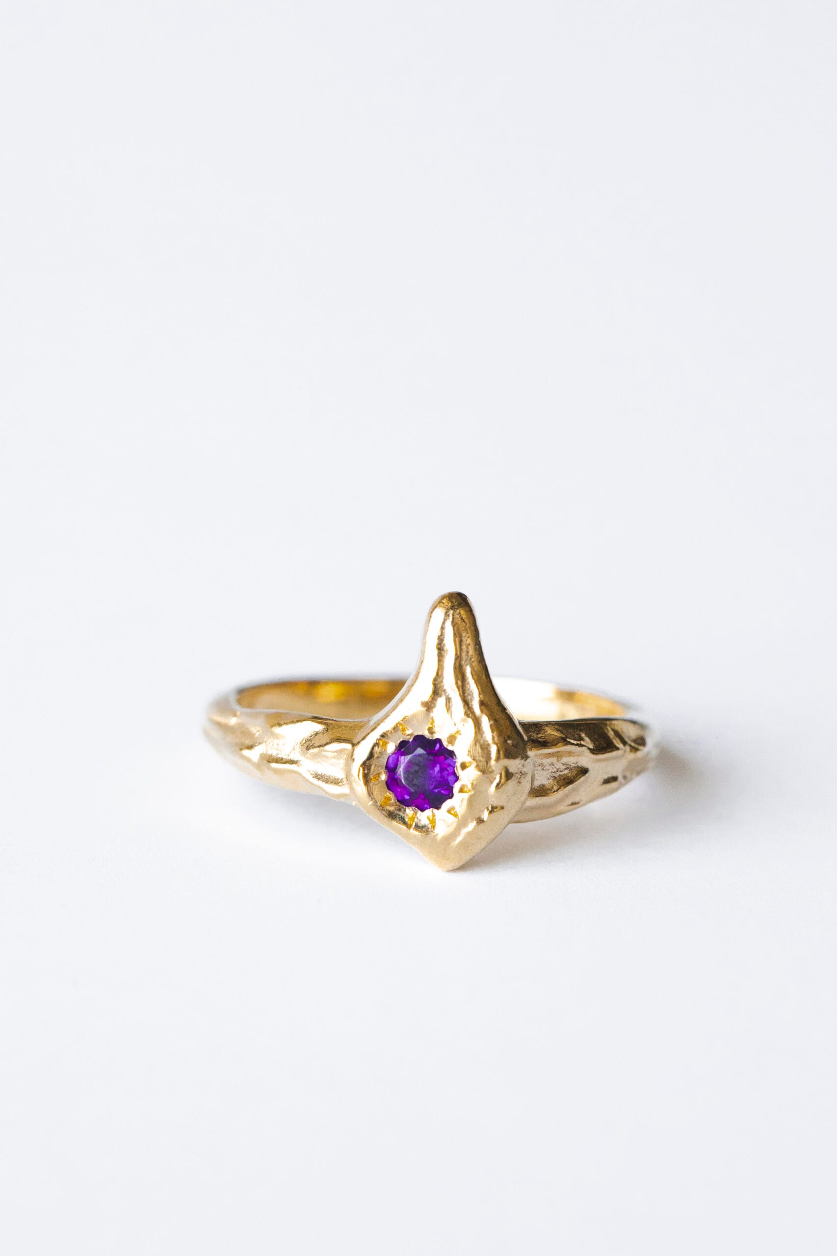 טבעת גאיה | זהב/אמטיסט