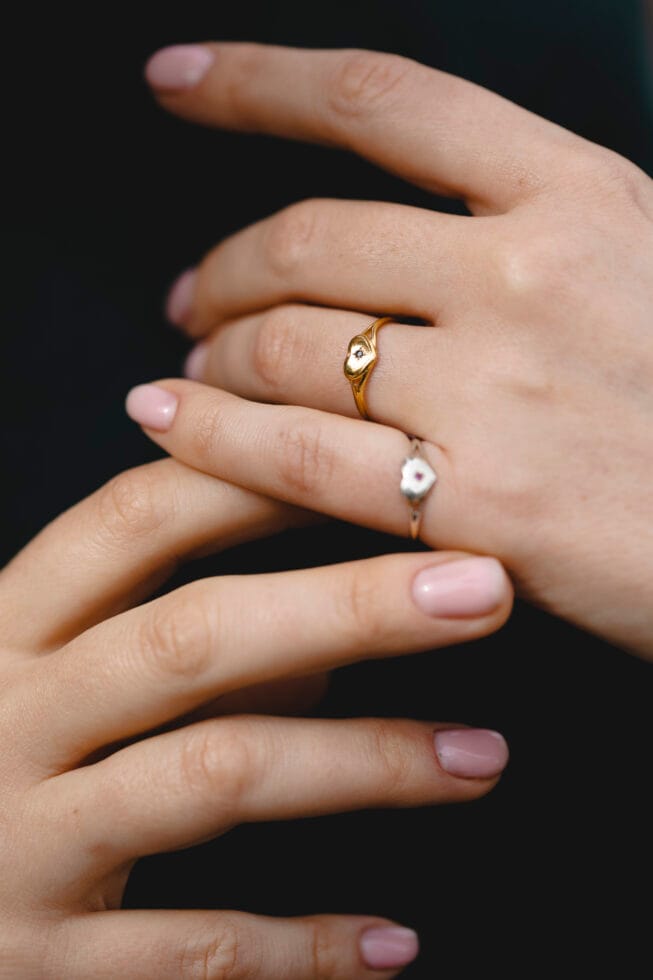 1750627769 טבעת20להלי20זהב20יהלום20שחור20גוף.jpg