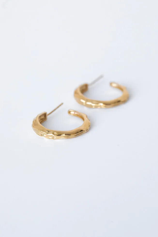 1750659590 עגילי20עישתר20זהב2.jpg