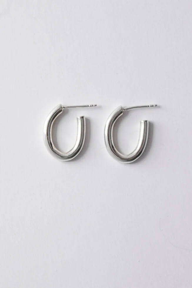 1750669652 עגילי20ונוס20כסף1.jpg