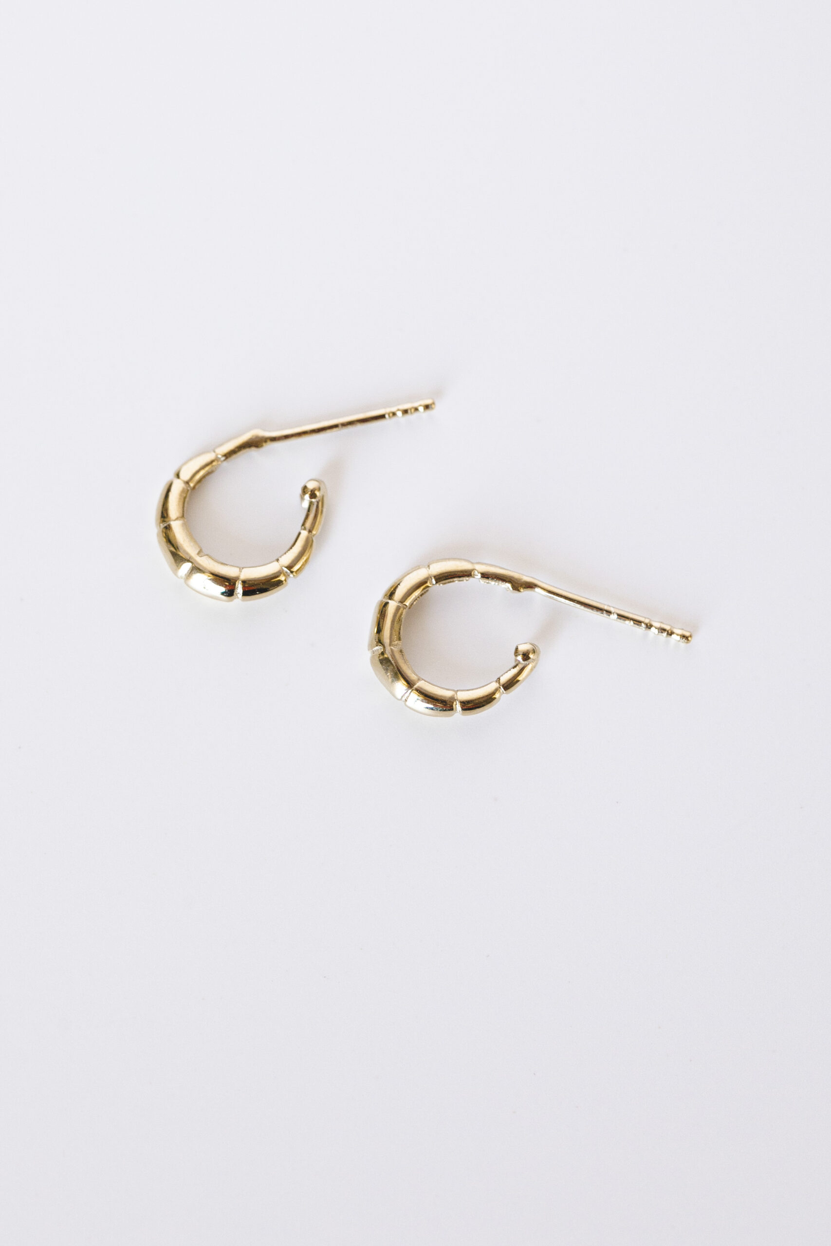 עגיל צ׳ייסר קטן | זהב