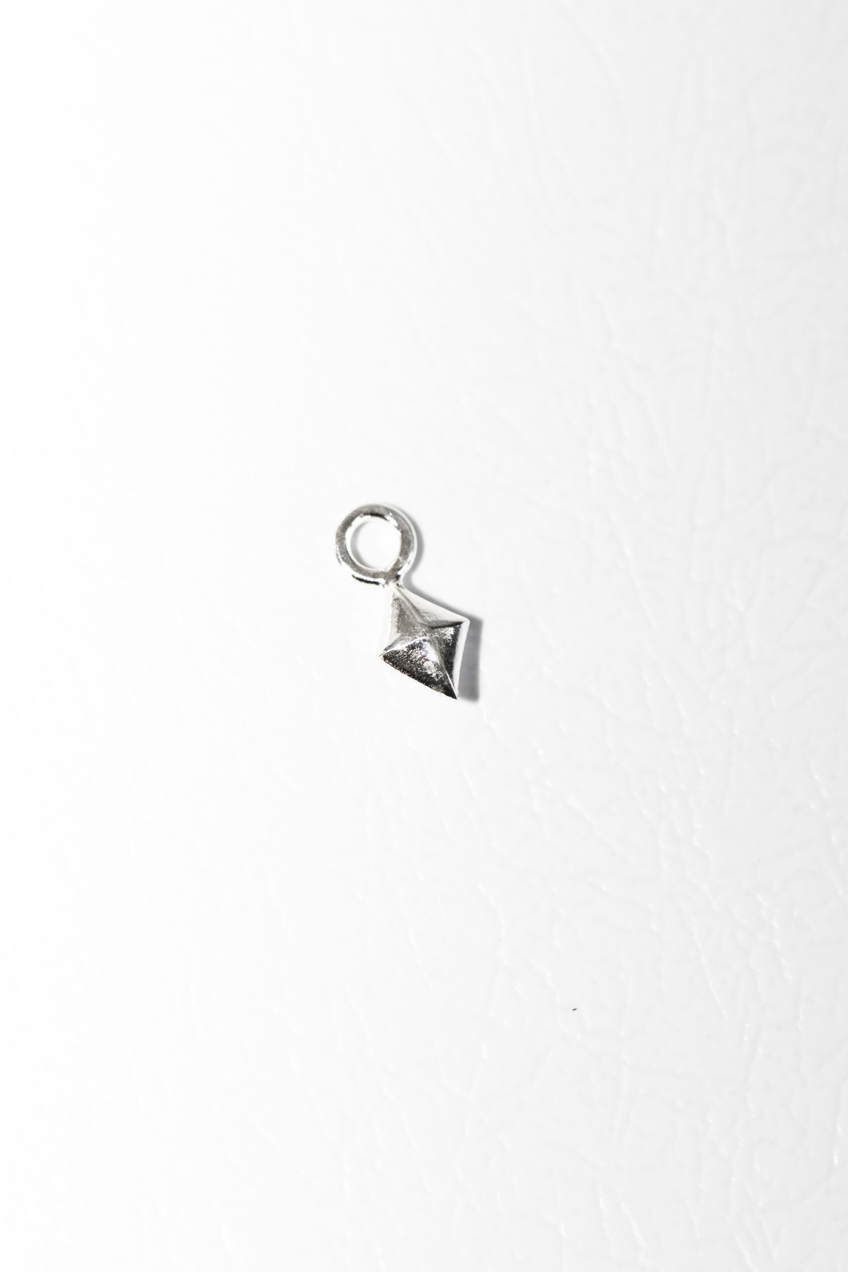 צ׳ארם בטחון | כסף