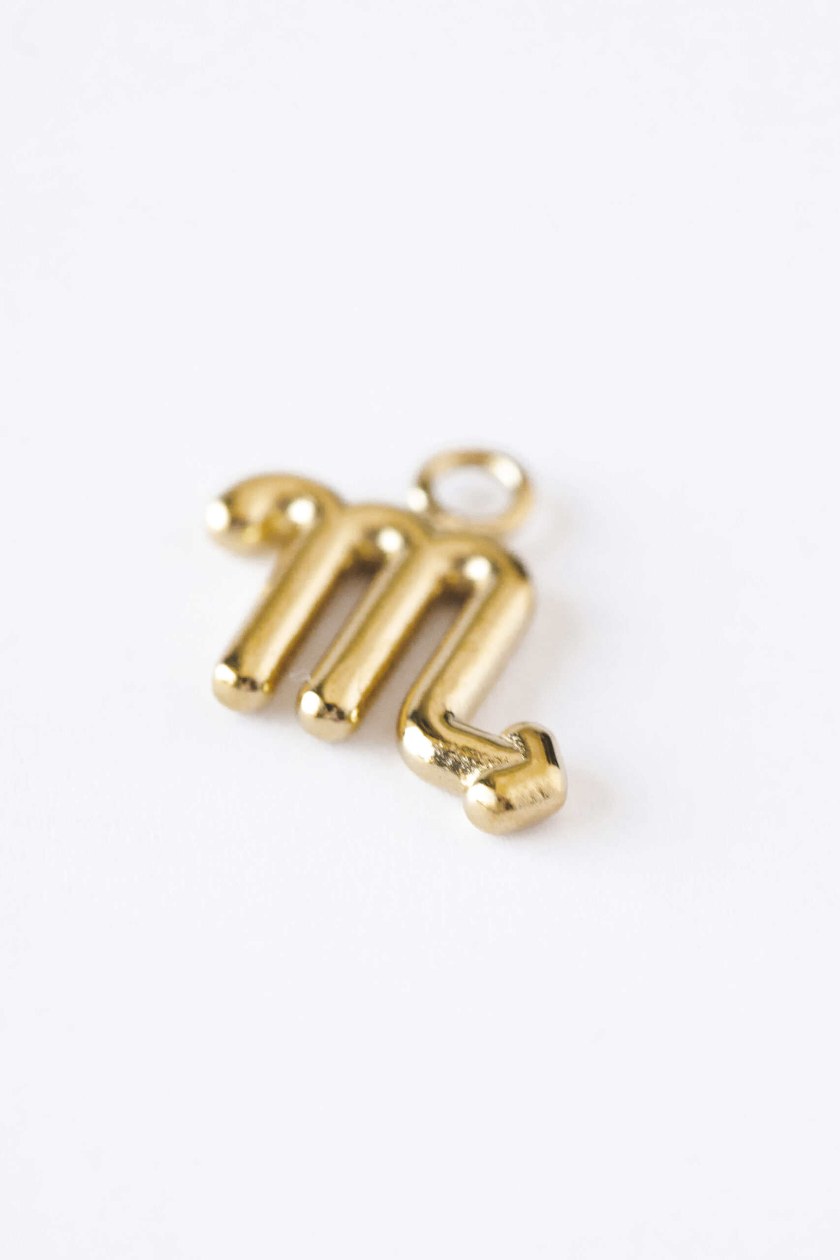 1750686476 מזל20עקרב20זהב1.jpg