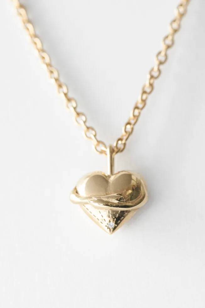 1751573907 שרשרת20אלפיס20זהב1.jpg