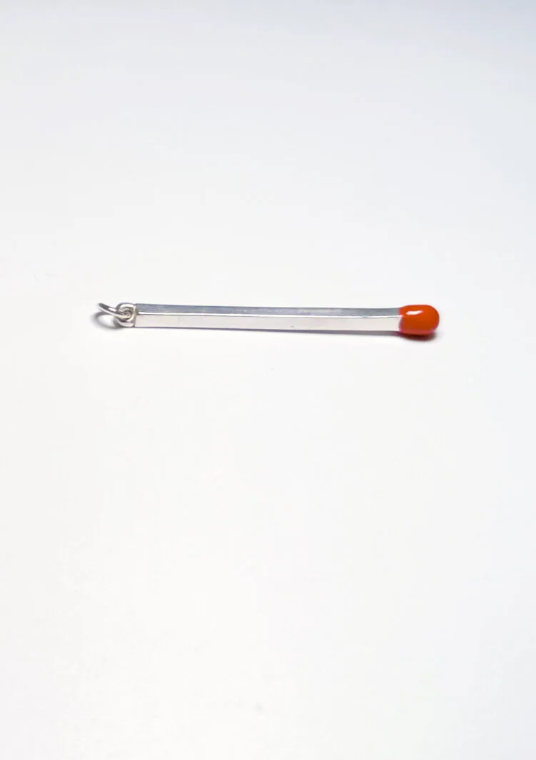 1754257364 צ׳ארם20פלה20כסףאדום.jpg 1754257364 צ׳ארם20פלה20כסףאדום.jpg