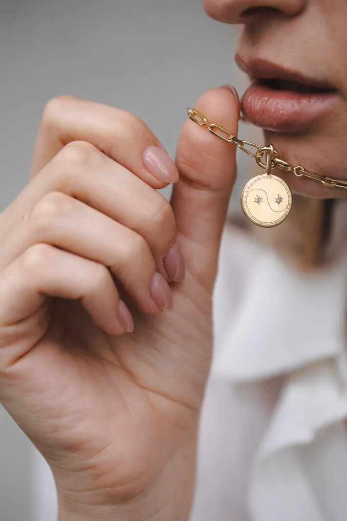 1756542150 שרשרת20יםן20ויאנג20זהב2.jpg 1756542150 שרשרת20יםן20ויאנג20זהב2.jpg